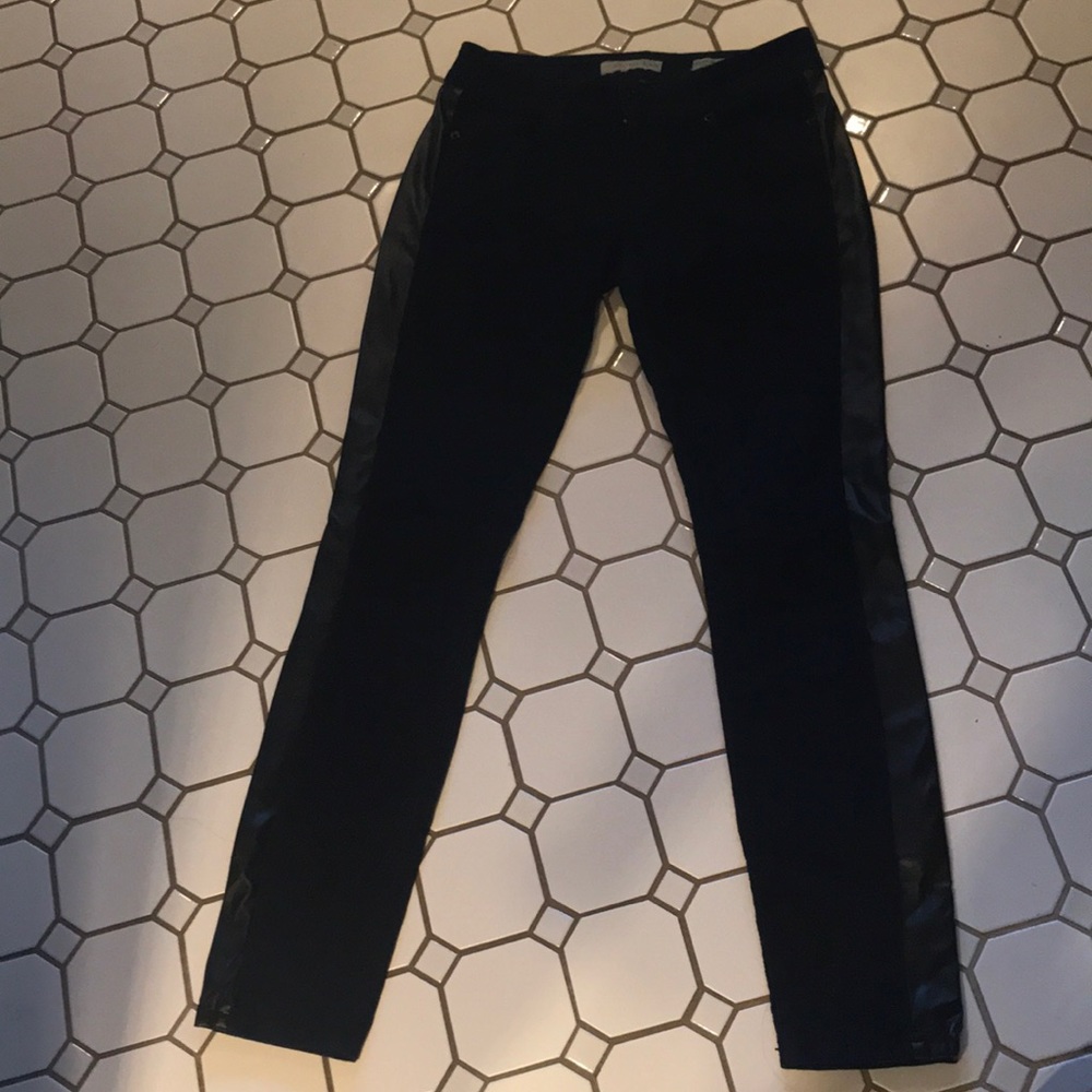 Women’s Guess Sienna Curvy Fit Jeans size 29 or 8
